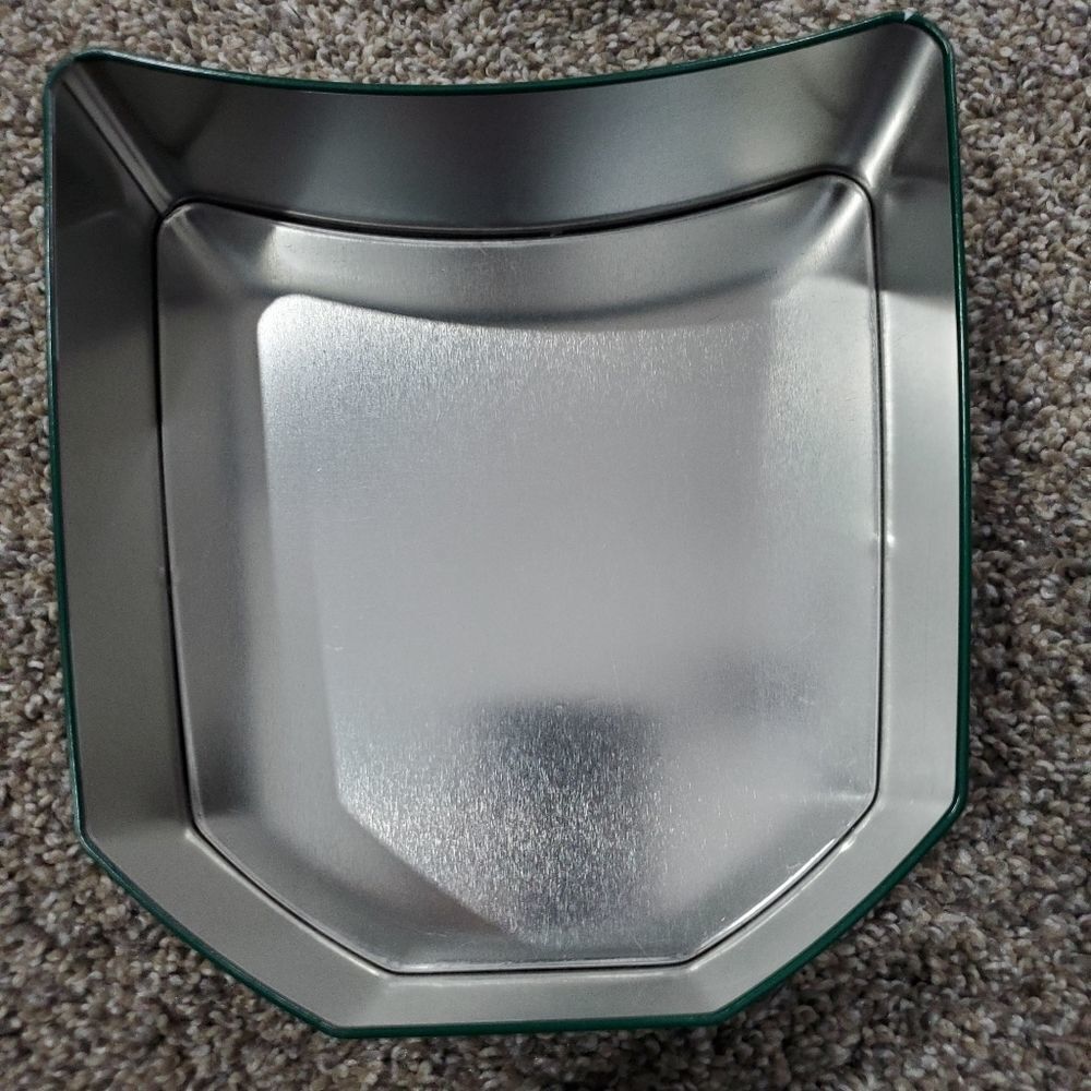 NASCAR Decorator Tin EMPTY - Picture 3 of 3